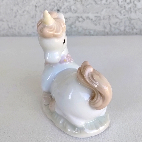 George Good Pastel Porcelain Baby Unicorn Figurine Doe Eyes Vintage Taiwan - Picture 3 of 14